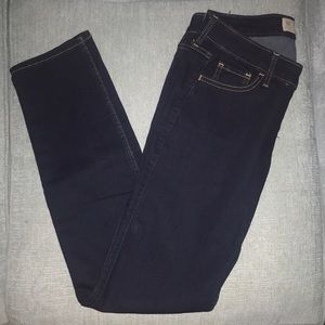 No longer fits, only worn twice.